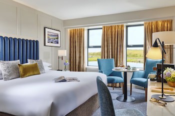 Westport Coast Hotel