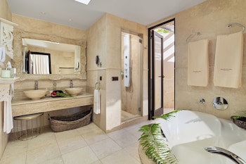 Royal Garden Villas & Spa