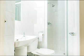 Avonmore Hotel Cartwright Gardens