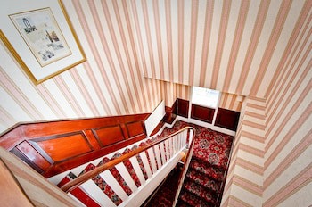 Avonmore Hotel Cartwright Gardens
