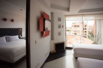 104 Art Suites