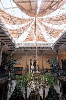 Mansion Alcazar