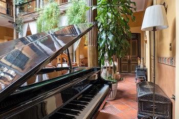 Mansion Alcazar
