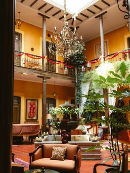 Mansion Alcazar