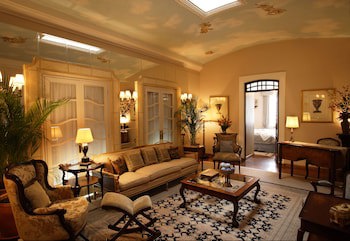Mansion Alcazar