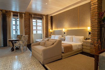 Mansion Alcazar