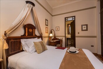 Mansion Alcazar
