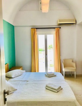 Thera Mare fotoğrafı