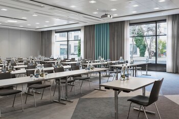 Courtyard By Marriott Zurich North