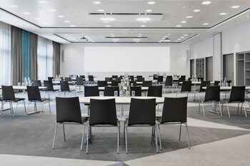 Courtyard By Marriott Zurich North