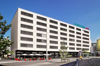 Courtyard By Marriott Zurich North