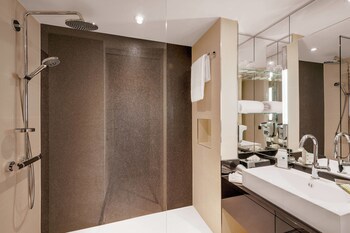Courtyard By Marriott Zurich North
