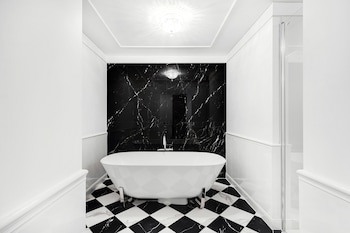 Grotthuss Boutique Hotel