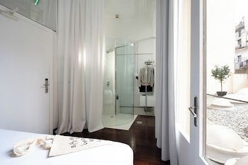 Chic & Basic Born Boutique Hotel