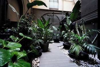 Chic & Basic Born Boutique Hotel