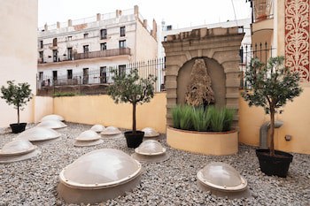 Chic & Basic Born Boutique Hotel