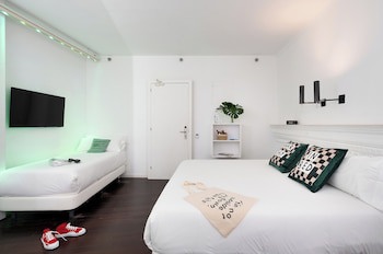 Chic & Basic Born Boutique Hotel