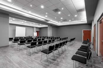 City Express Plus By Marriott Guadalajara Expo