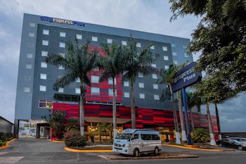 City Express Plus By Marriott Guadalajara Expo
