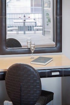 Piraeus City Hotel fotoğrafı