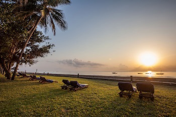 Neptune Paradise Beach Resort & Spa