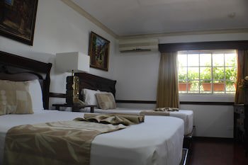 Platino Hotel & Casino