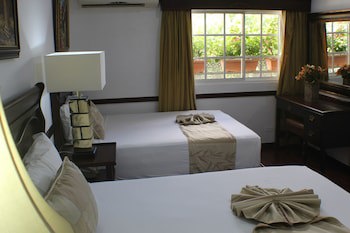 Platino Hotel & Casino