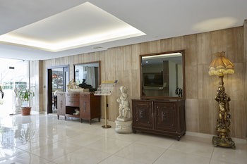 Zoukotel Hotel