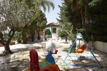 Zoukotel Hotel