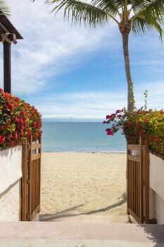 Vista Vallarta All Suites On The Beach