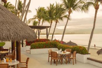 Vista Vallarta All Suites On The Beach