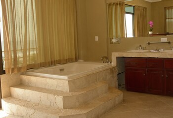 Balcon Del Mar Beach Front Hotel