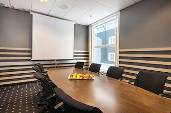 Park Inn By Radisson Oslo Airport Hotel West