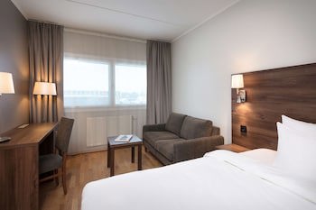 Park Inn By Radisson Oslo Airport Hotel West