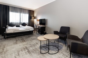 Park Inn By Radisson Oslo Airport Hotel West