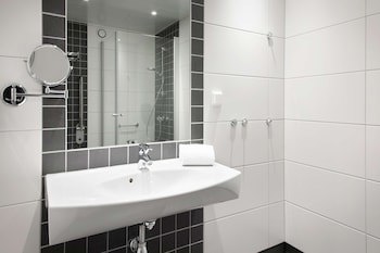 Park Inn By Radisson Oslo Airport Hotel West