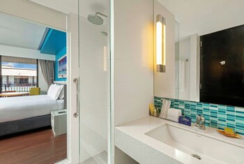 Doubletree By Hilton Phuket Banthai Resort