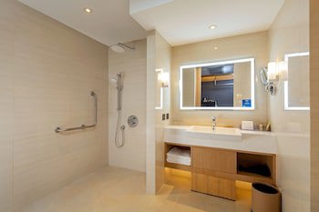 Doubletree By Hilton Phuket Banthai Resort