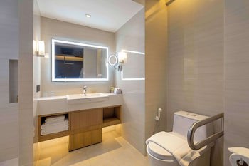 Doubletree By Hilton Phuket Banthai Resort