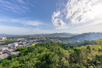 Doubletree By Hilton Phuket Banthai Resort