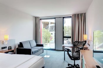 Hilton Garden Inn Stuttgart Neckar Park galeri fotoğrafı