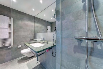 Hilton Garden Inn Stuttgart Neckar Park galeri fotoğrafı