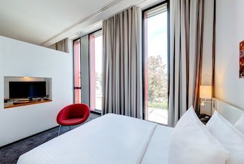 Hilton Garden Inn Stuttgart Neckar Park fotoğrafı