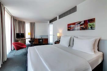 Hilton Garden Inn Stuttgart Neckar Park galeri fotoğrafı