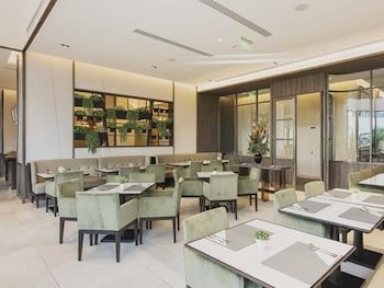 Bliston Suwan Park View