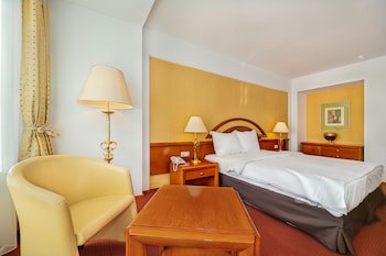 Aro Palace Hotel