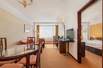 Aro Palace Hotel