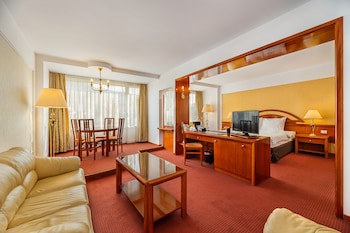 Aro Palace Hotel