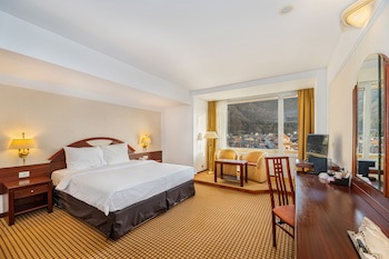 Aro Palace Hotel