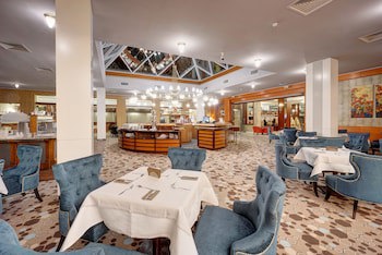 Aro Palace Hotel